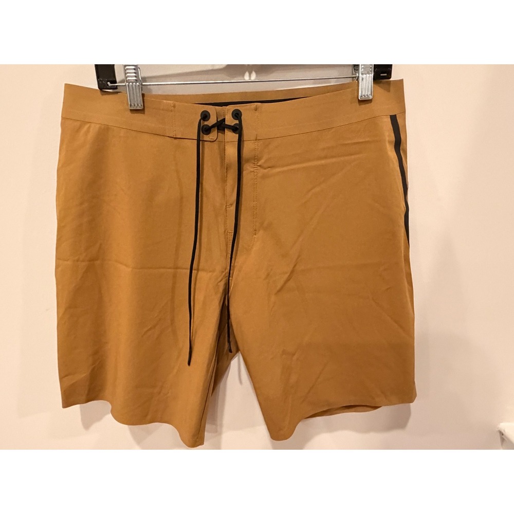 Vuori Banks Shorts Mens 32 Brown NWOT Athletic Hybrid Boardshort Performance